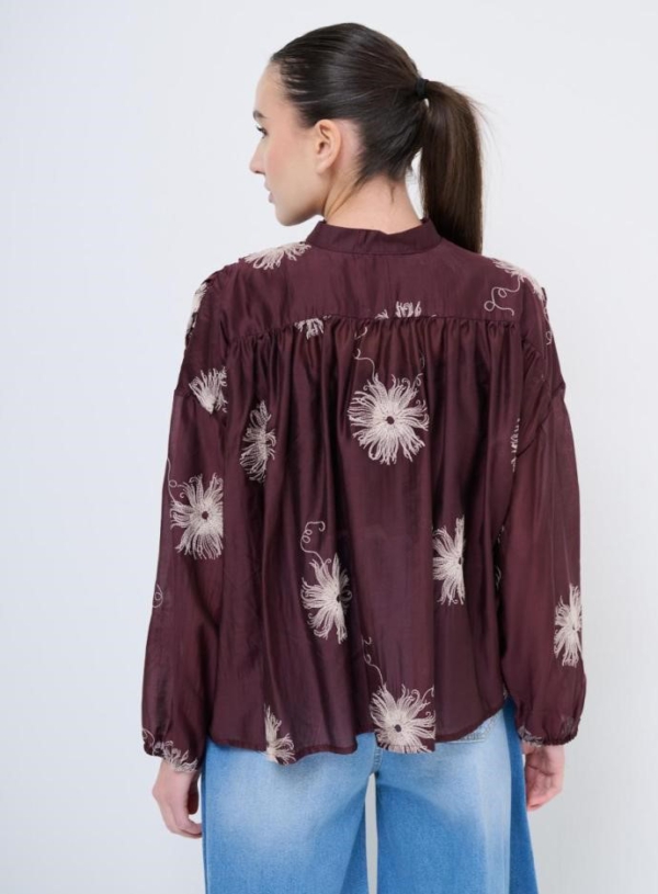 Bestickte Bluse in Bordeaux mit Blumenmuster Italy 36 -40 – Bild 4