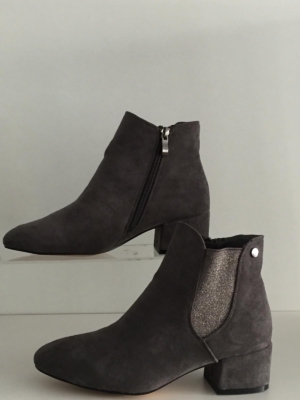 Graue Ankle Boots